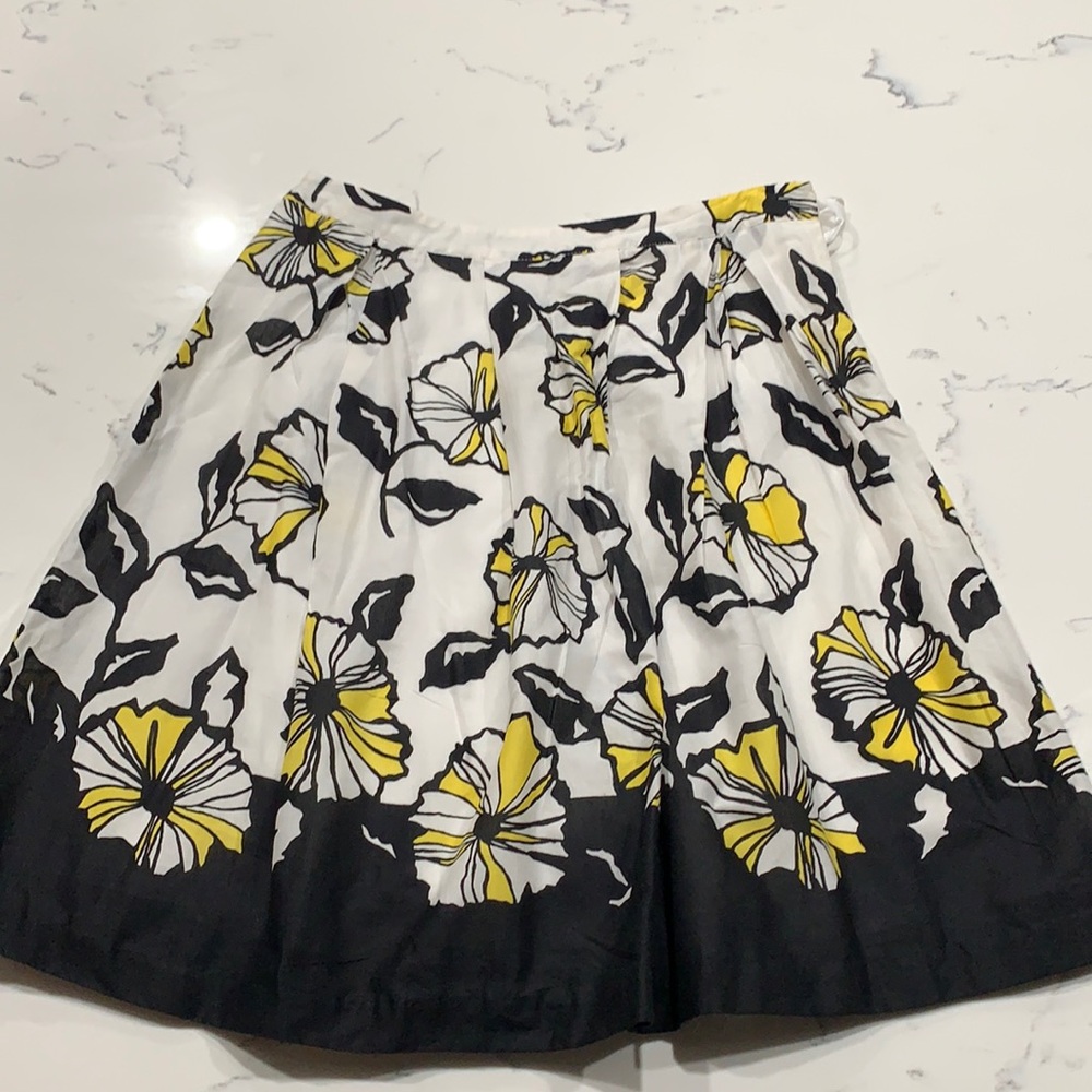 Cute skirt. Like new. Used only twice